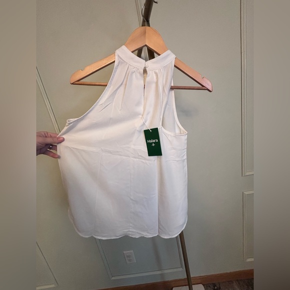 Halara Small Elegant White Sleeveless Blouse with Keyhole Back Halter NWT - Picture 2 of 4
